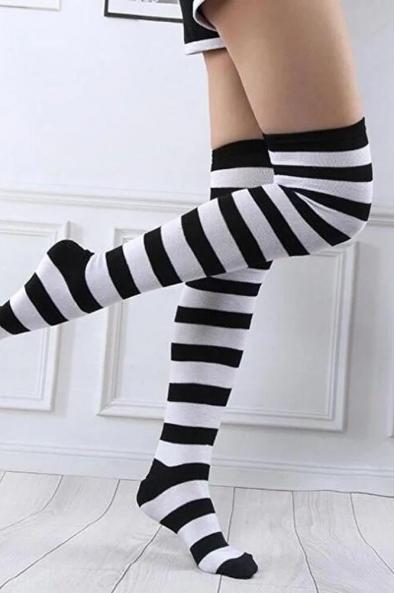 Siyah Beyaz Çoklu Çember Desenli Diz Üstü Çorap